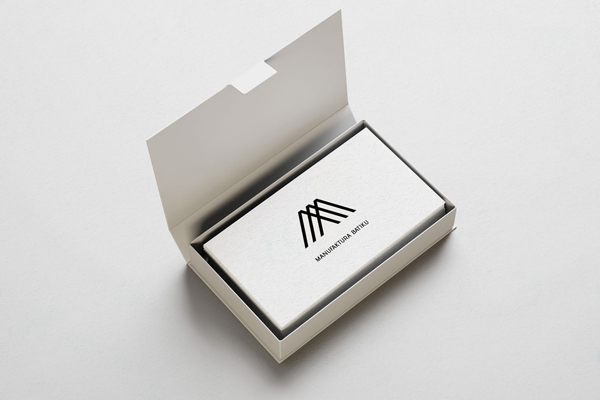 Logo haut de gamme et luxe noir et blanc agence de communication et design ComCoop