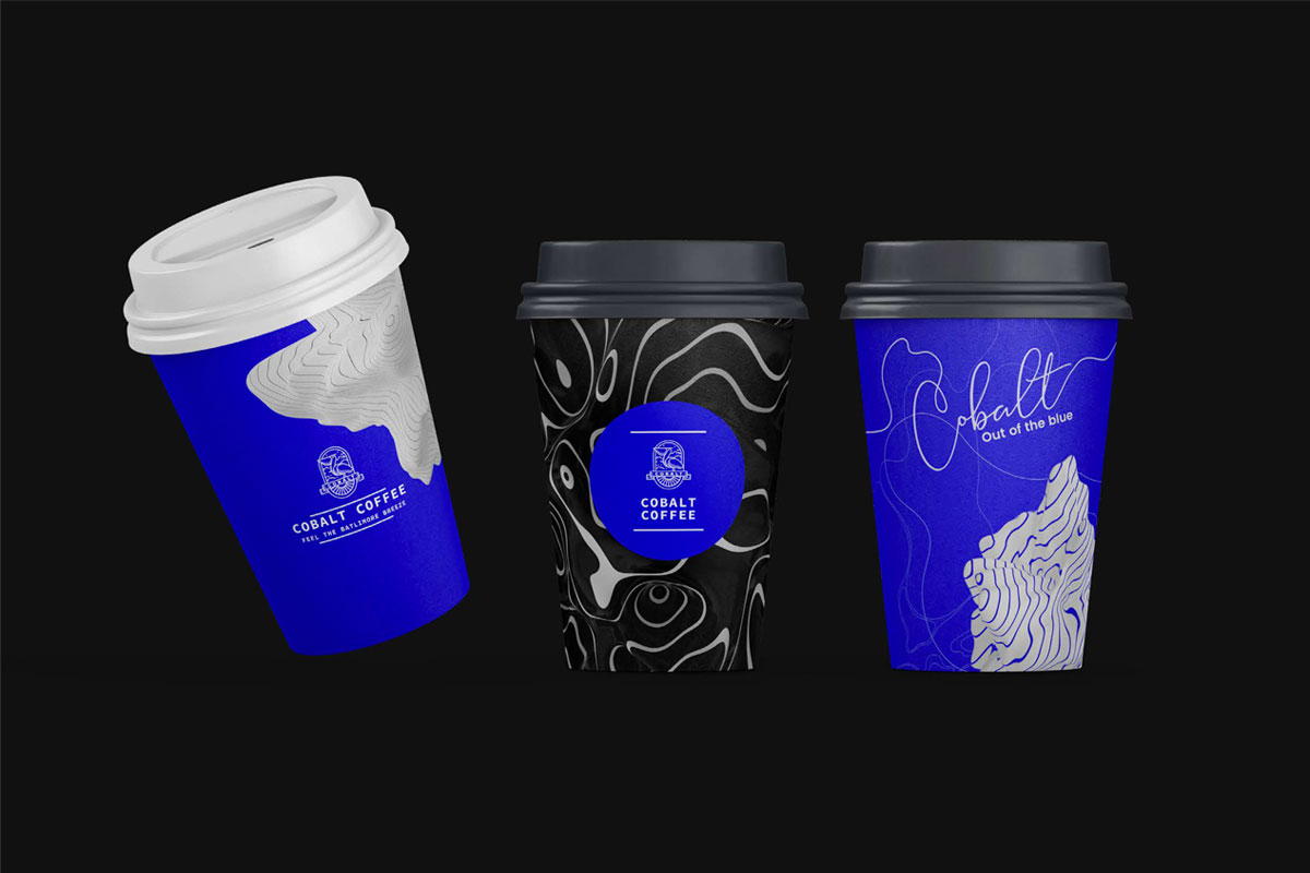 Goodies et packaging graphique et original bleu noir blanc pour café américain agence de branding ComCoop